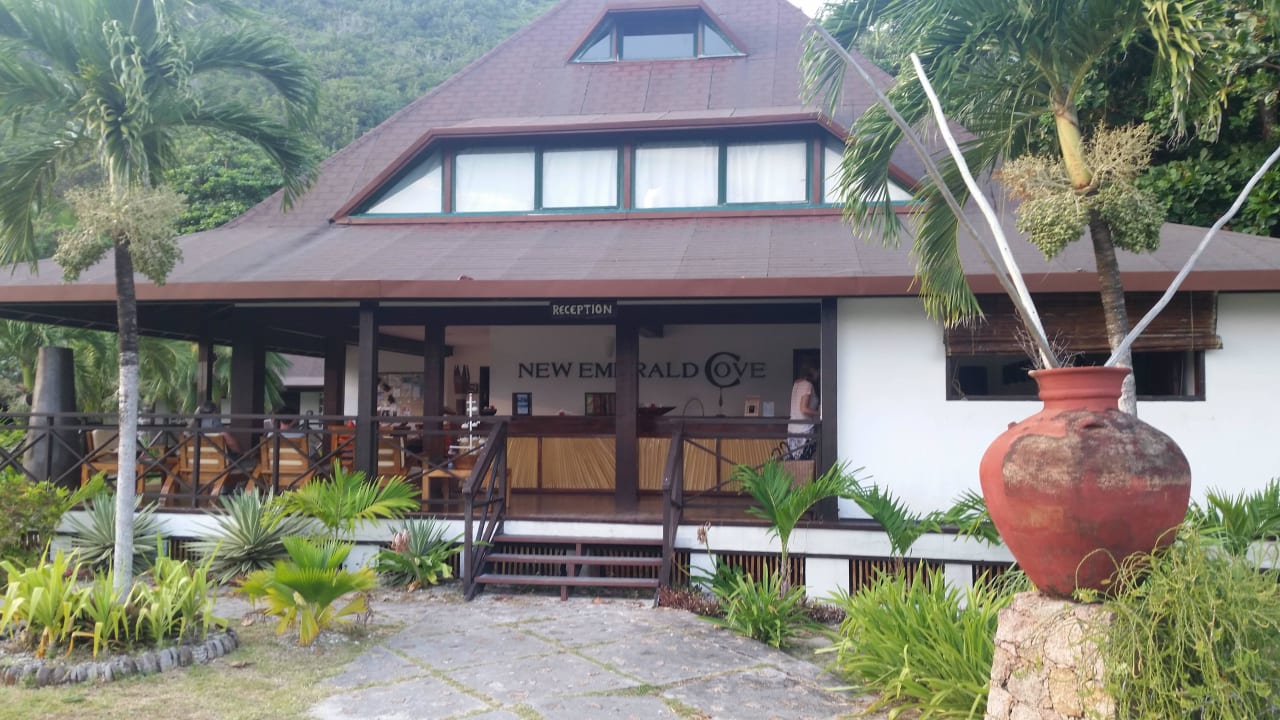Die Rezeption Hotel New Emerald Cove