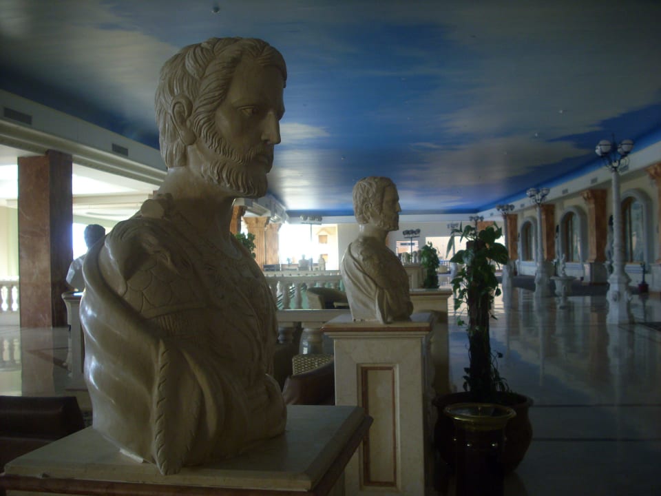 Und wieder Persönlichkeiten Hotel Titanic Palace