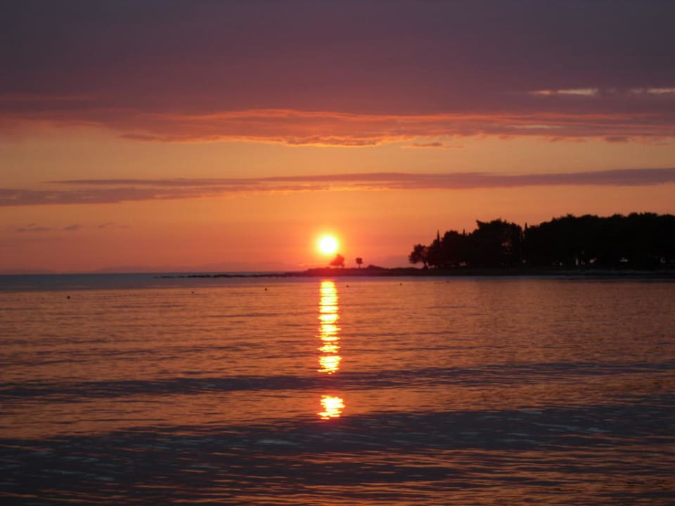 Wunderschöner,kitschiger Sonnenuntergang Hotel Aurora Plava Laguna