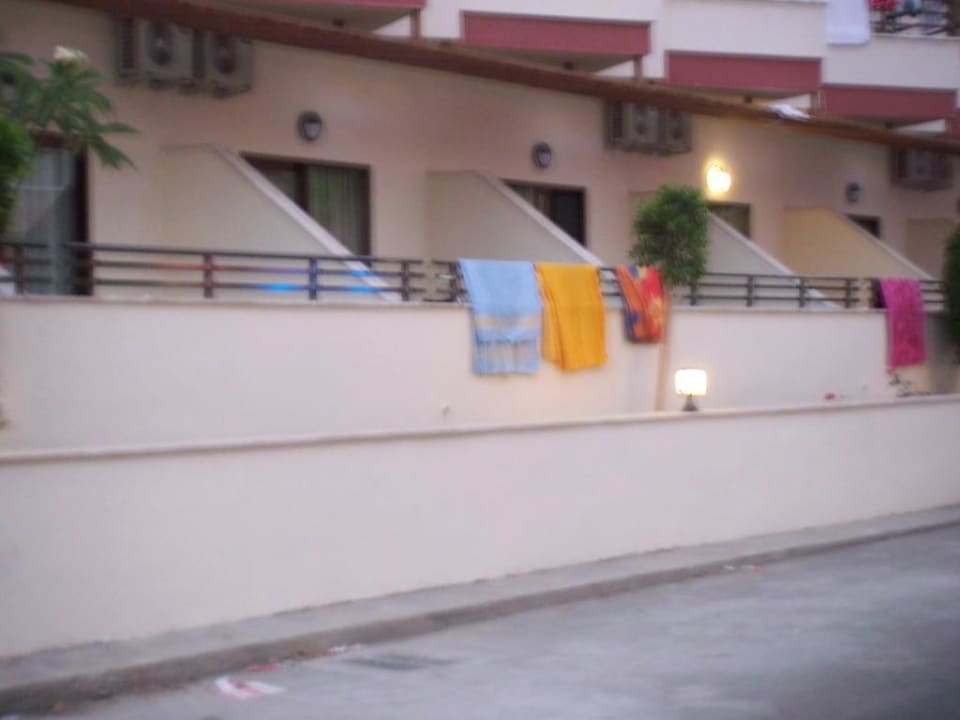 Balkon von aussen Xperia Kandelor Hotel