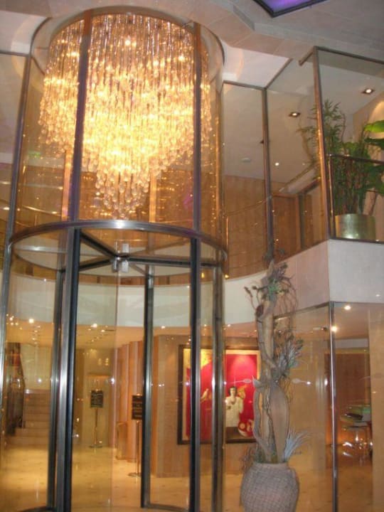 Eigang und Lobby Meliá Athens Hotel