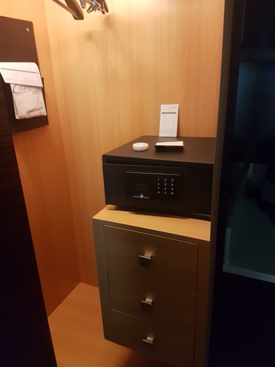 Zimmer Cosmopolitan Hotel Dubai