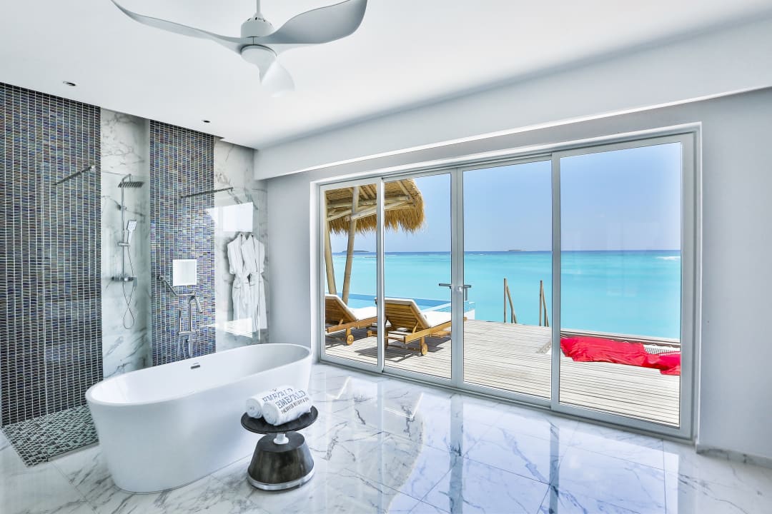 Zimmer Emerald Maldives Resort & Spa-Deluxe All Inclusive