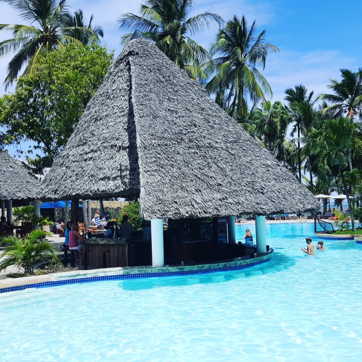 Pool Hotel Traveller's Club