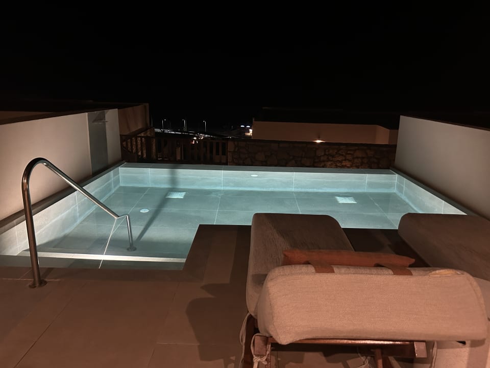 Zimmer The Royal Senses Resort, Curio Collection by Hilton