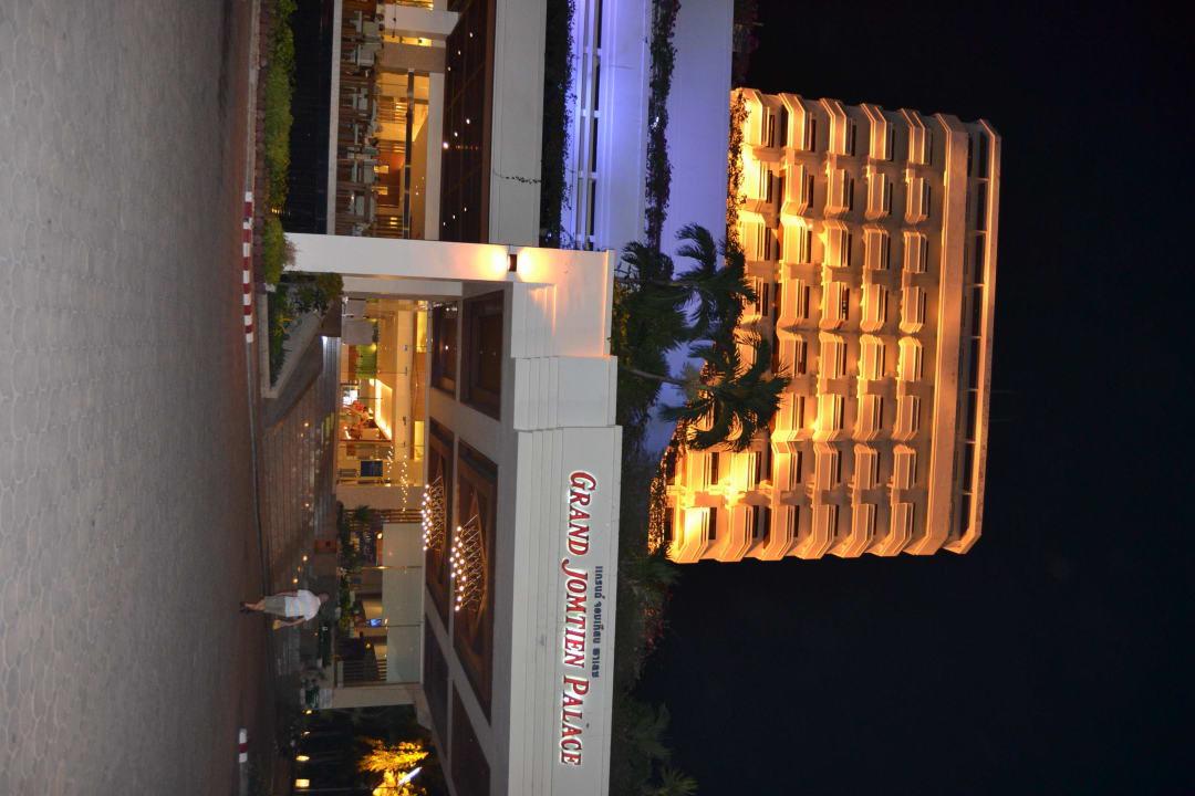 Hotel von außen Hotel Grand Jomtien Palace