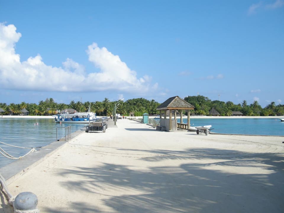 Jetty Kuredu Island  Kuredu Island Resort & Spa
