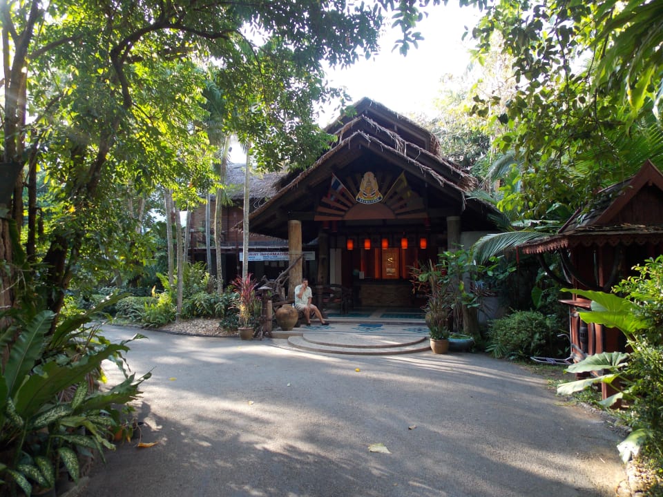 Eingang Hotel Somkiet Buri