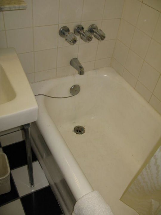 Die Badewanne von Zimmer 322 New York's Hotel Pennsylvania