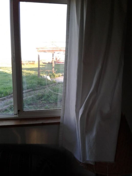 Die Scheiben meiner Cabin waren zerbrochen ! Hotel Double Spear Ranch