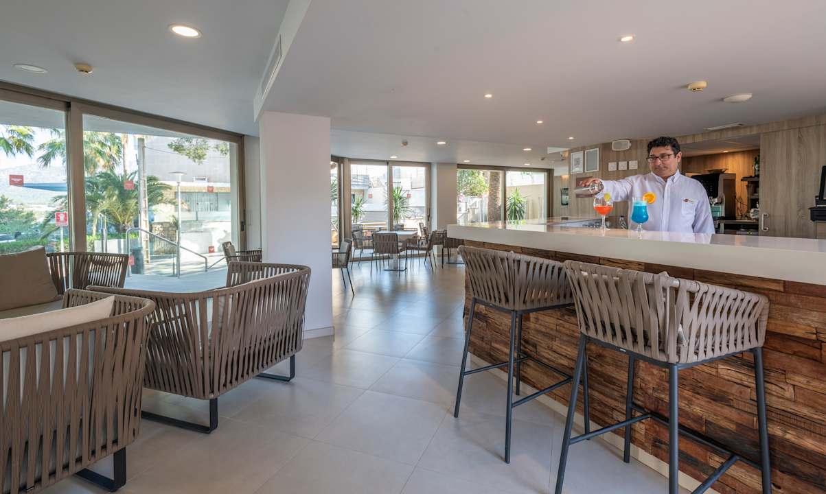 Lobby Leonardo Suites Hotel Mallorca Calvia