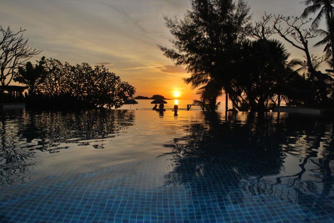 Sonnenuntergang am Pool Barali Beach Resort Koh Chang