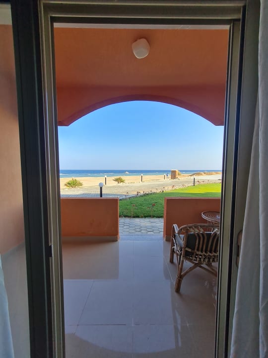 Zimmer Three Corners Happy Life Beach Resort