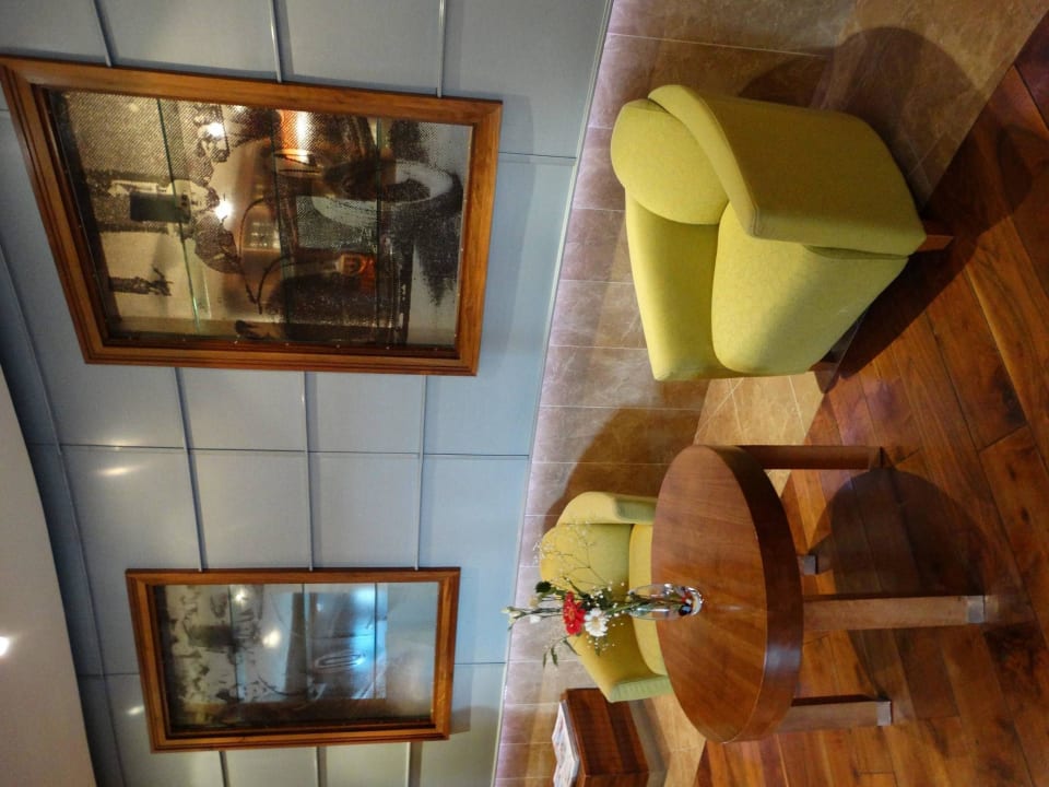 Lobby Pembroke Hotel