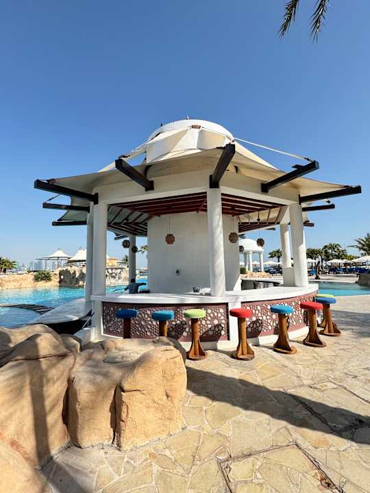 Pool Sharq Village & Spa, a Ritz-Carlton Hotel