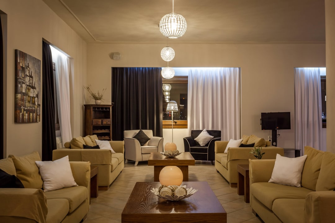 Skopelos Holidays Hotel & Spa-lobby  Skopelos Holidays Hotel & Spa