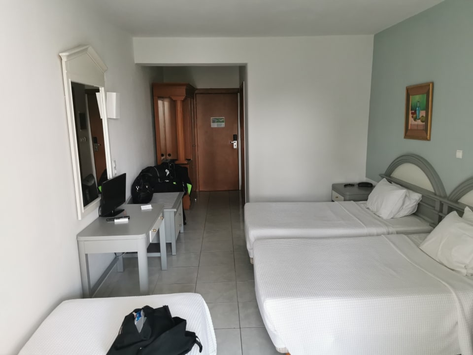 Zimmer Sandy Beach Resort