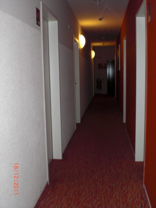 Flur in der 4.Etage MEININGER Hotel Hamburg City Center