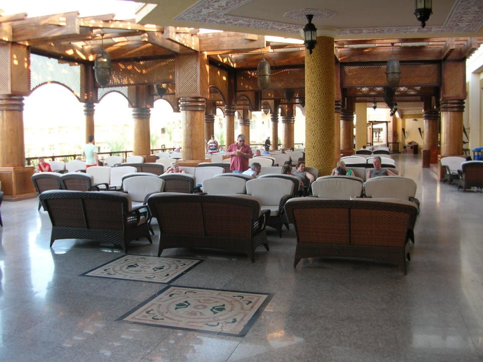Terrasse bei der Lobby Pickalbatros Palace Resort