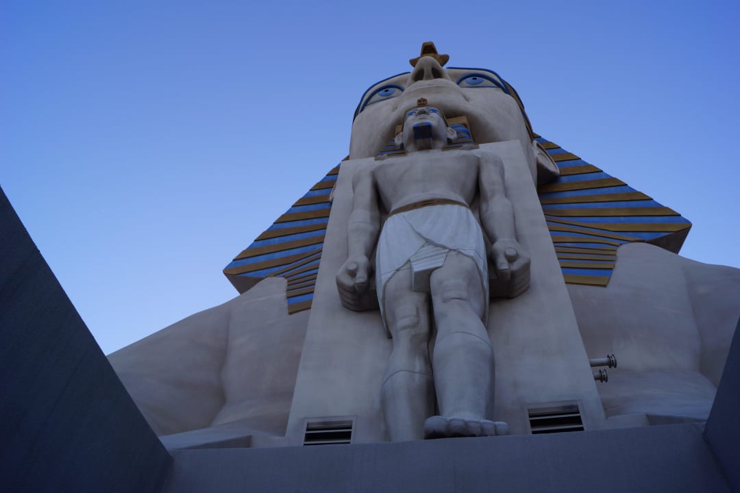 Hoteleingang Luxor Hotel & Casino