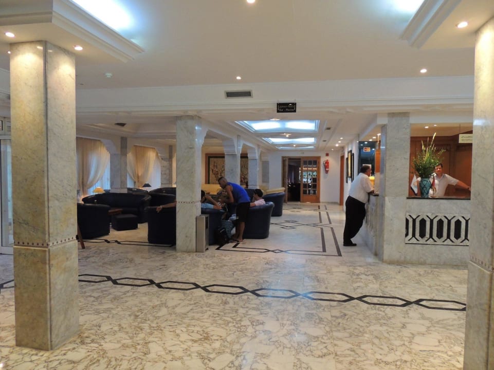 Mit sitz gelegenheiten Hotel Nesrine