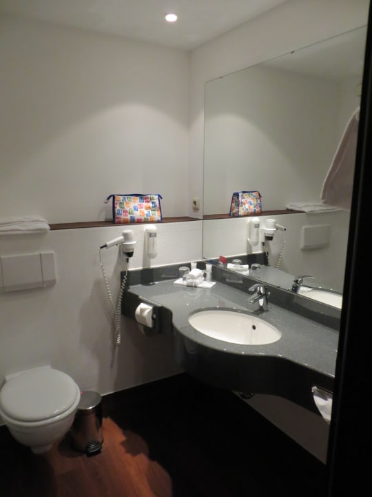 Zimmer H+ Hotel Hannover