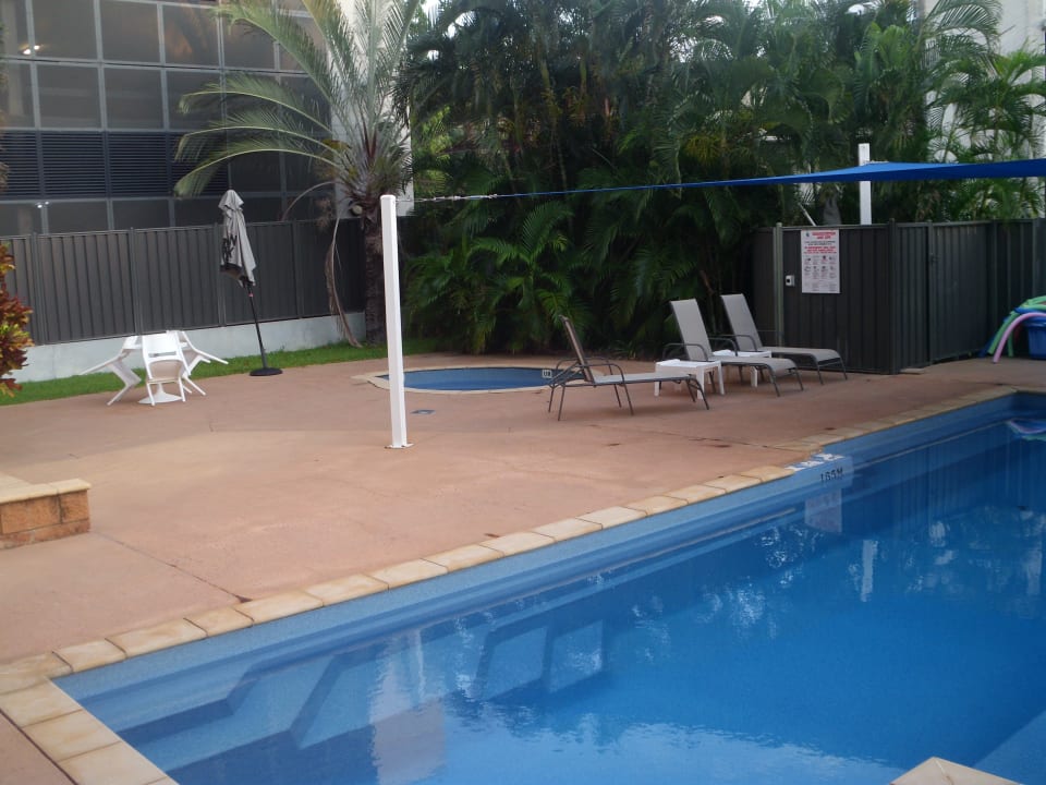 Pool Hotel Novotel Atrium Darwin