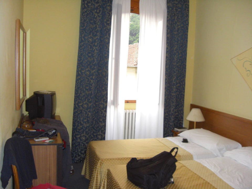 Zimmer zur Straße gelegen Hotel Casa Rossa