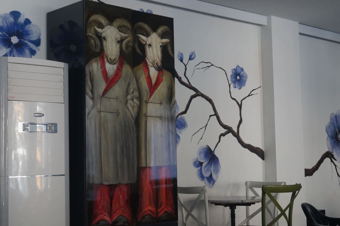 У бара Club Hotel Anjeliq