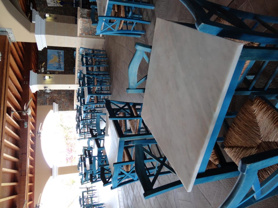 Wypoczynek nad basenem Lindos Imperial Resort & Spa