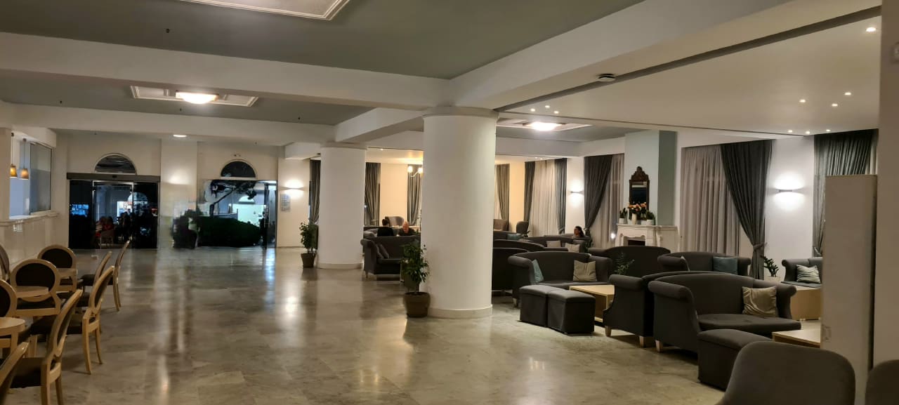 Lobby Sandy Beach Resort