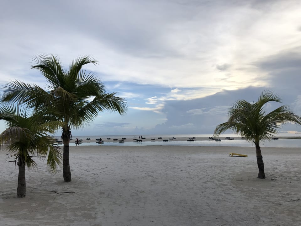 Ausblick Hotel Outrigger Beach Resort