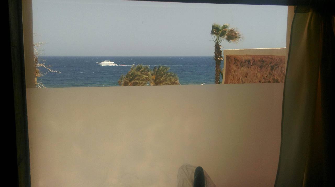 Ausblick beim Duschen aus Zimmer 5018 Pickalbatros Citadel Resort