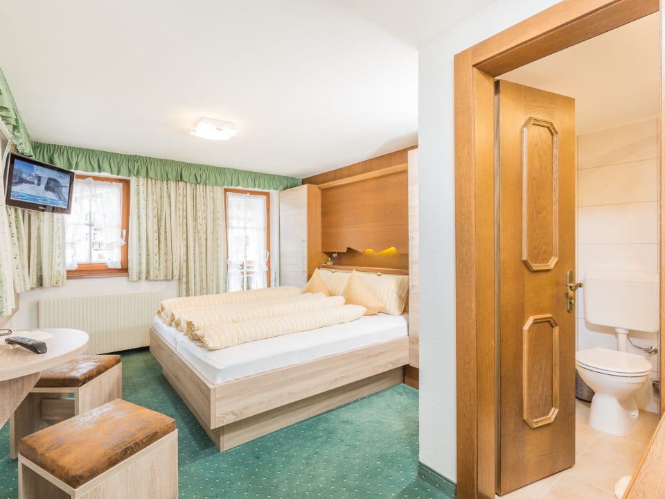 Zimmer Hotel Altes Holzhaus