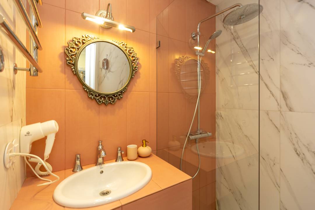 Zimmer Boutique apartments Mason in historical Odessa