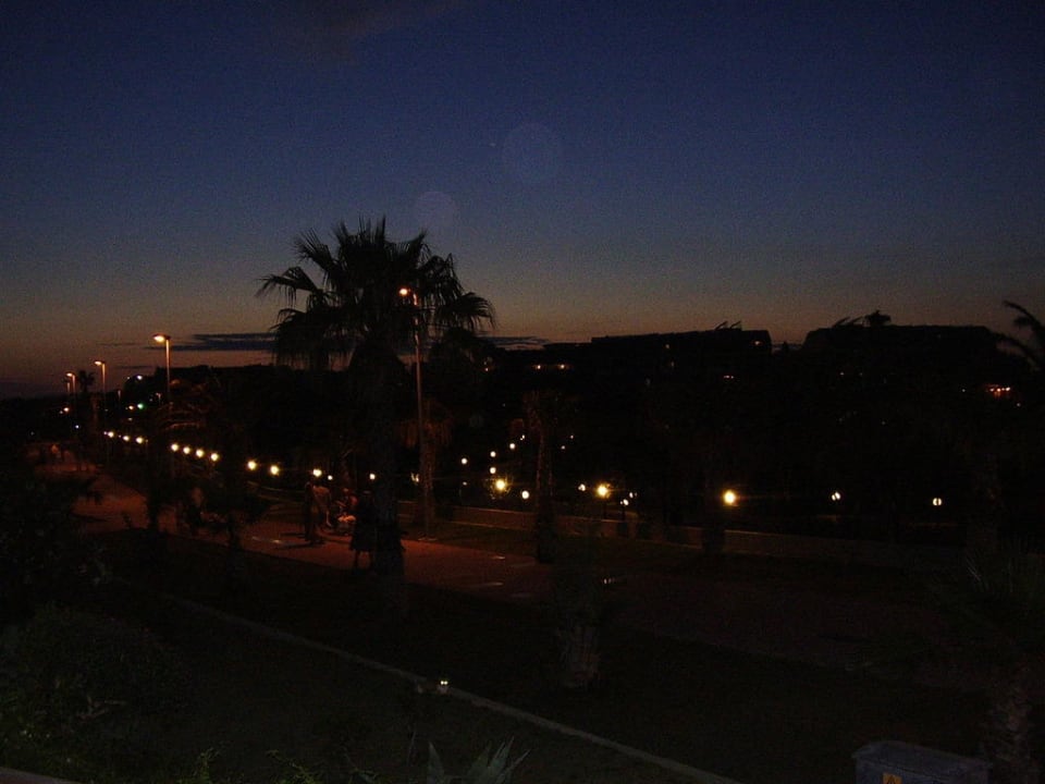 Bei Nacht VONRESORT Golden Coast