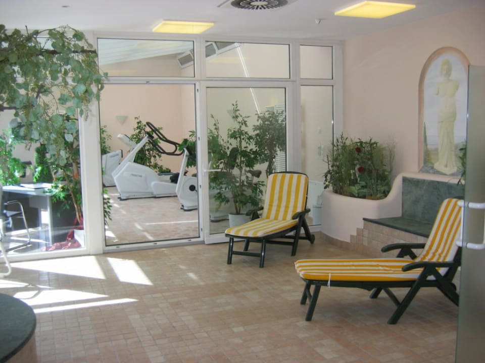 Wellness-Ruheraum mit Gym Hotel Schlangenbader Hof