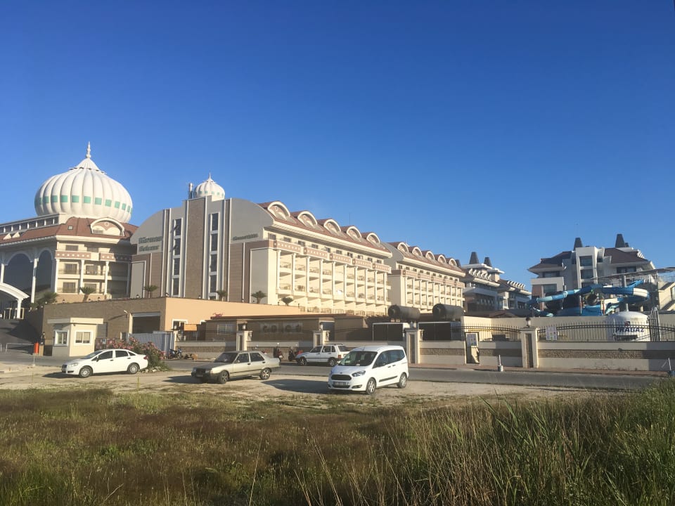 Außenansicht Kirman Belazur Resort & Spa
