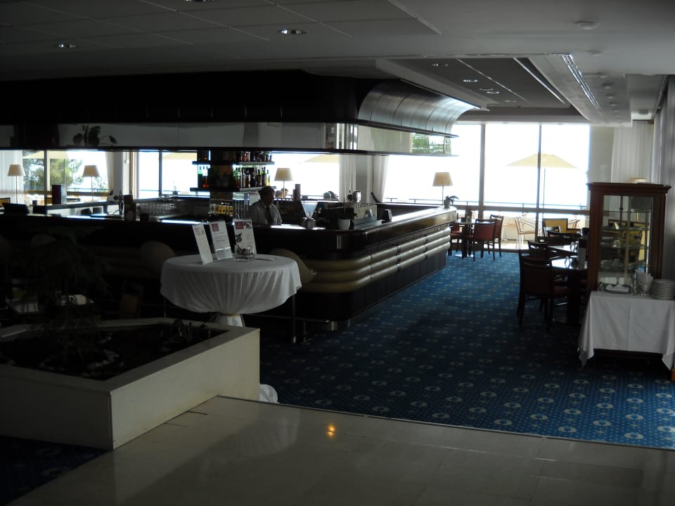 Kleine Bar gegenüber der Rezeption Hotel Excelsior - Liburnia