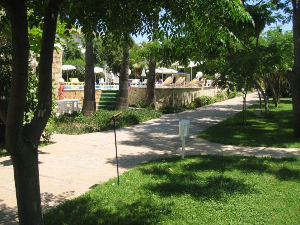 Ruhepool in der Gartenanlage Labranda Alantur Resort