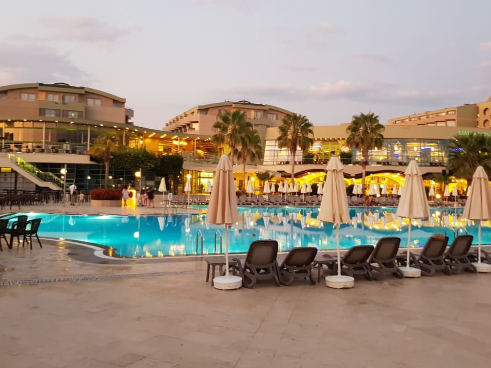 Pool VONRESORT Golden Coast