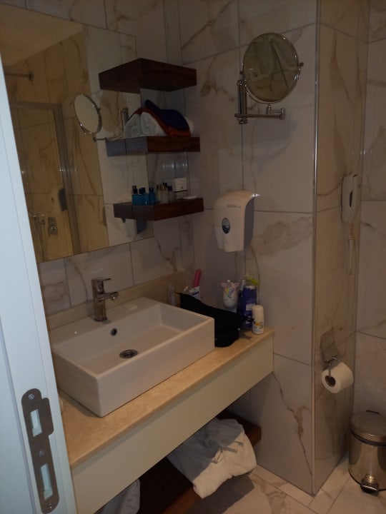 Zimmer Well Palace Side