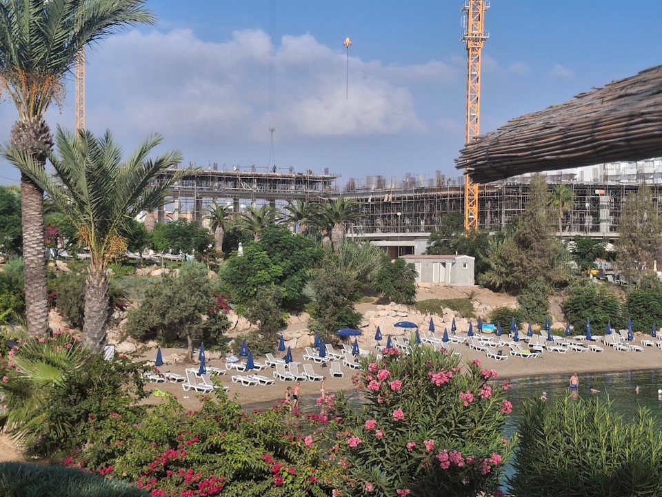 Außenansicht Crystal Springs Beach Hotel