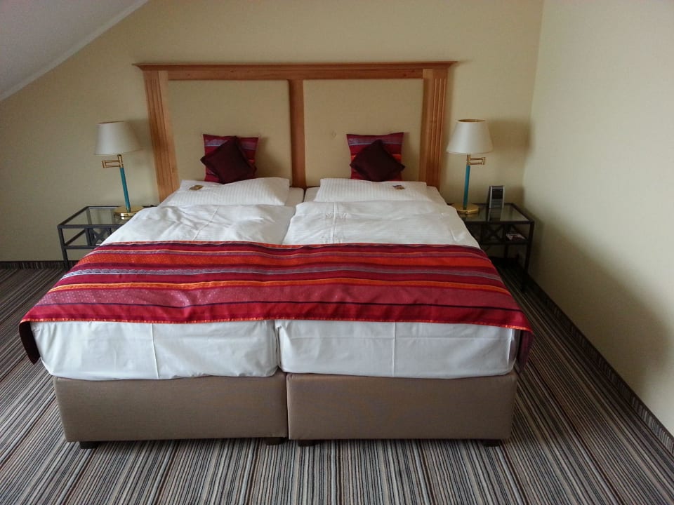 Ein frisch renoviertes Zimmer Hotel Aquamarin