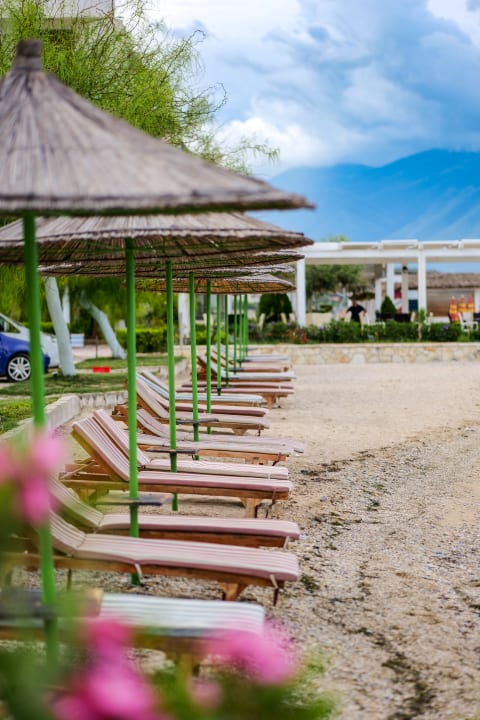 Strand Grand Hotel Aita