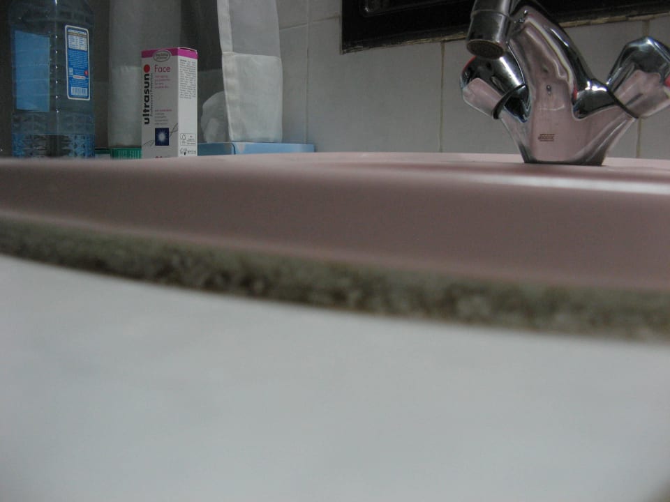 Waschebecken, Silikon verschimmelt PrideInn Flamingo Beach Resort & Spa