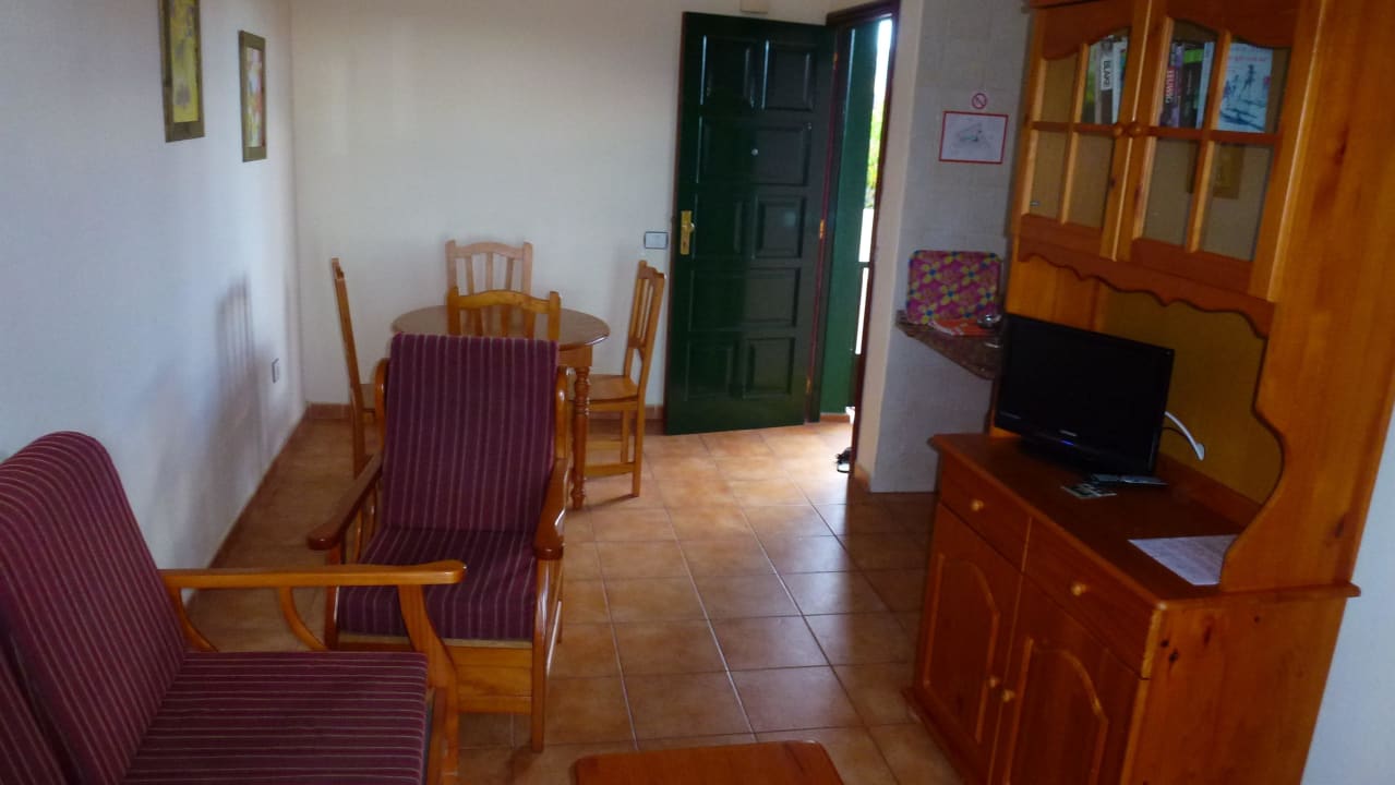 Blick in den Wohnraum Apartamentos Oasis San Antonio