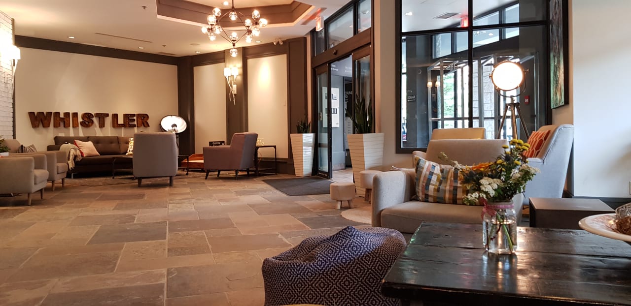 Lobby Hotel Summit Lodge