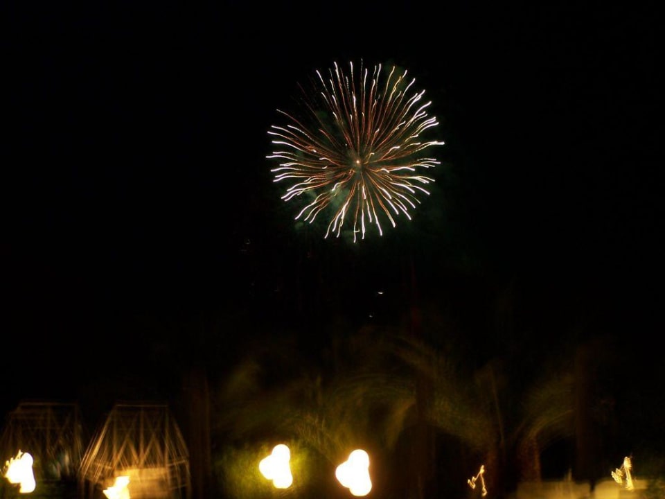 Feuerwerk am Strand Sunrise Resort Hotel