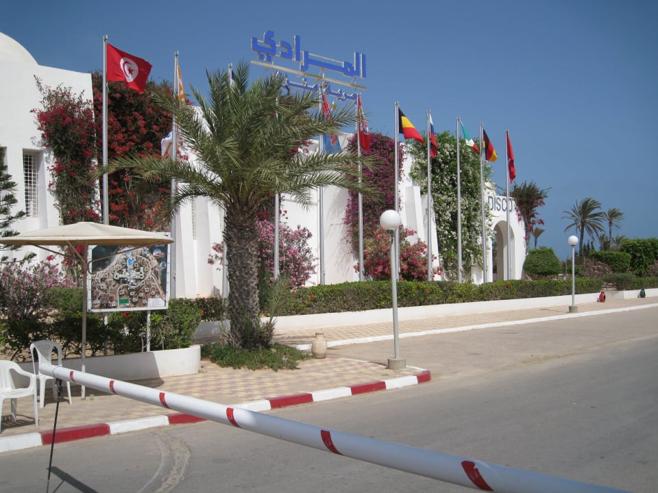 Einfahrt Hotel El Mouradi Djerba Menzel